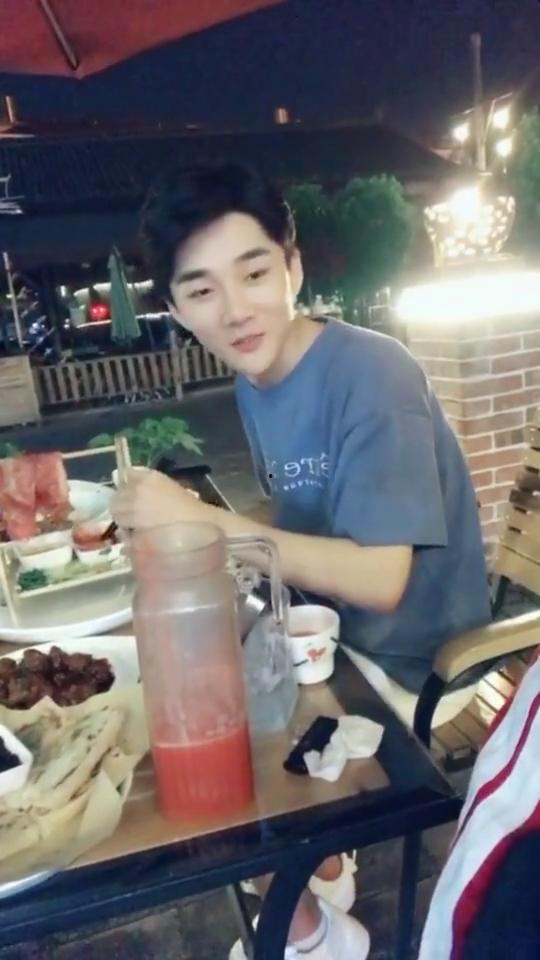 哥哥嫂嫂吃瓜,揭秘娱乐圈的甜蜜与苦涩